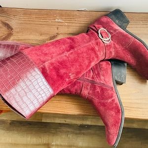 Wine suede boot